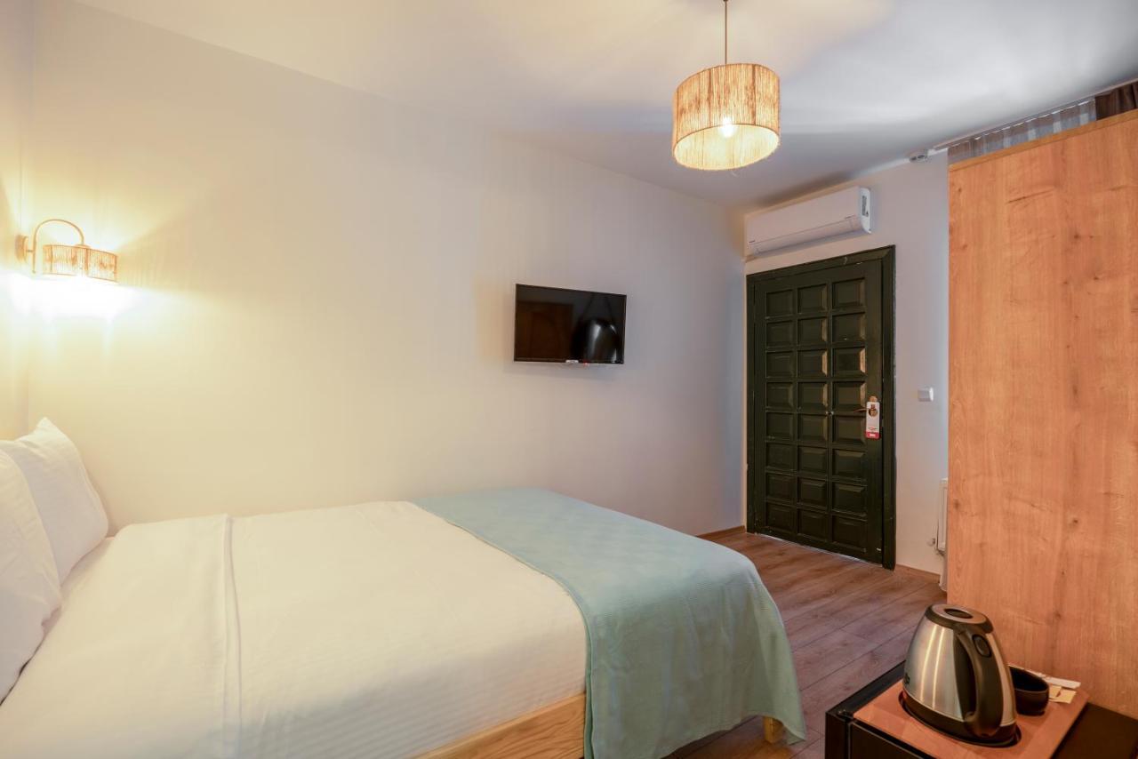 Aya Butik Otel Адалар Экстерьер фото